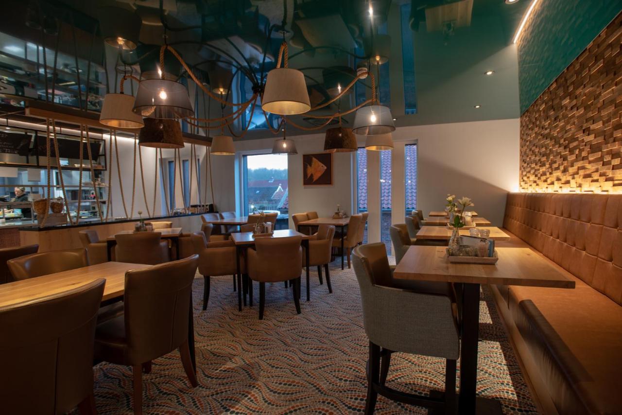 Hotel-Restaurant Termunterzijl Bagian luar foto